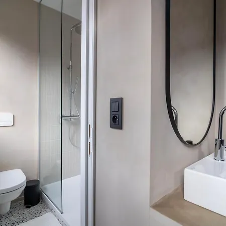 Lovely Triplex In The Heart Of Le Sablon Bruxelas