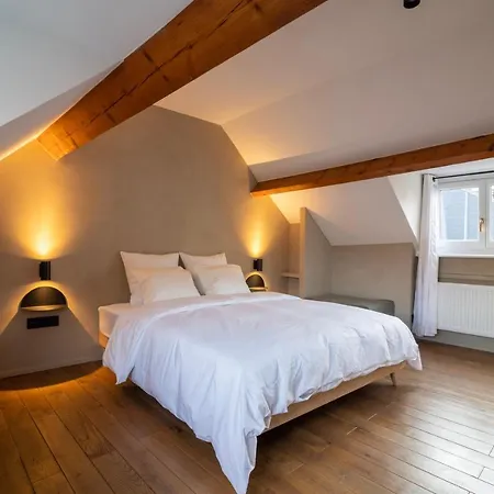 Lovely Triplex In The Heart Of Le Sablon Bruxelas